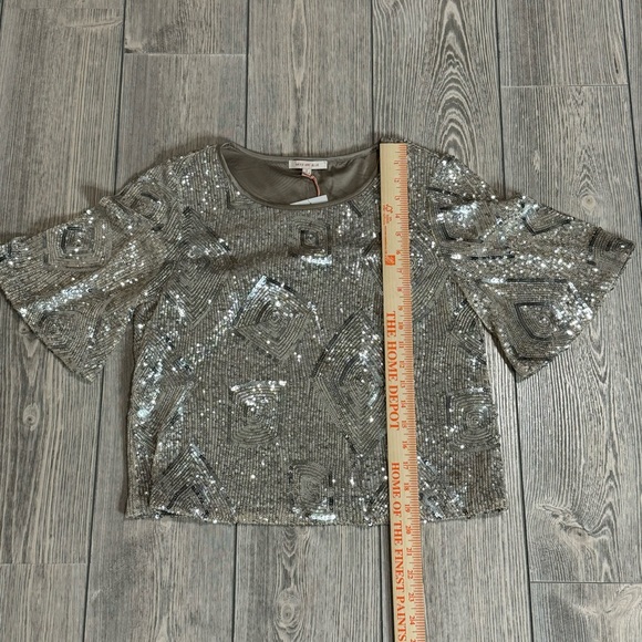 Champagne Sequin Diamond Top Skies are Blue Size Small Round Neckline Boxy Fit - Picture 10 of 11